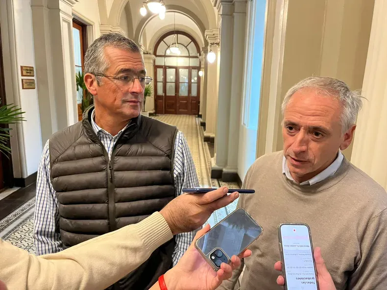 Maximiliano Suescún (Rauch) y Javier Gastón (Chascomús).