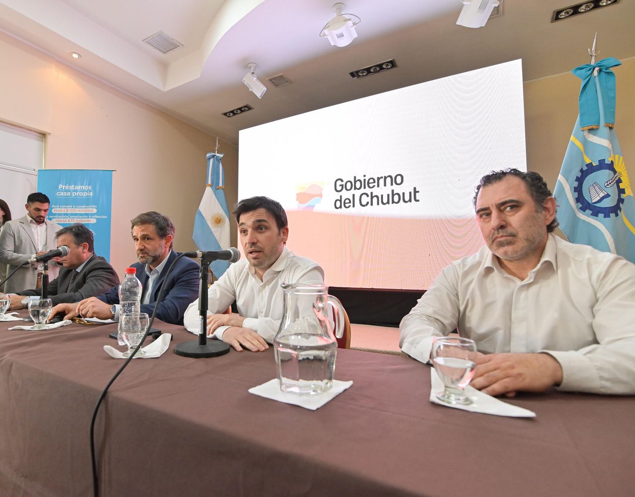 Ignacio Torres anunció créditos hipotecarios Casa Propia en Chubut