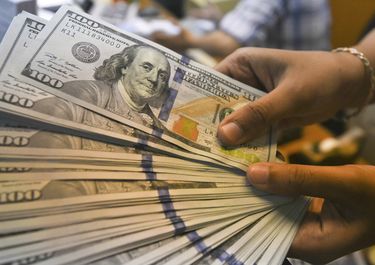 El dólar y la brecha, preocupaciones de Toto Caputo&nbsp;