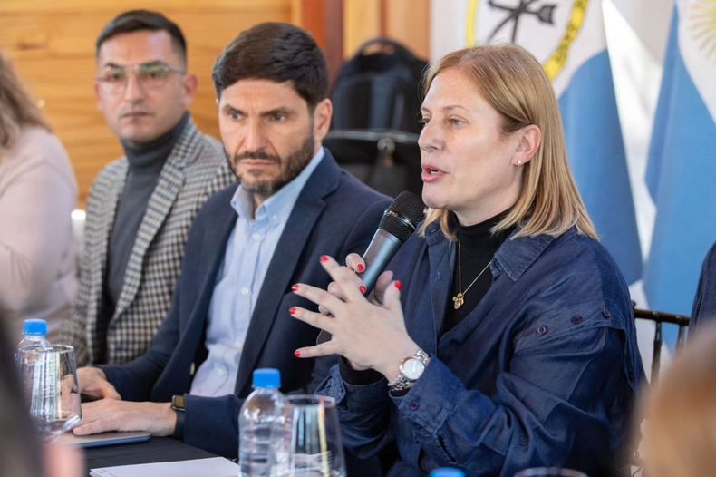 Maximiliano Pullaro y Gisela Scaglia, gobernador y vicegobernadora de Santa Fe.