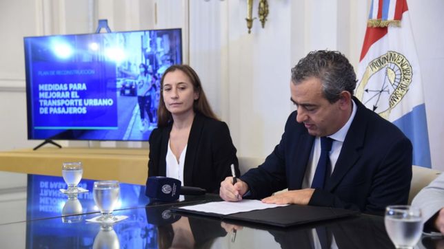 javkin le firmo la salida a una empresa mendocina del sistema de transporte