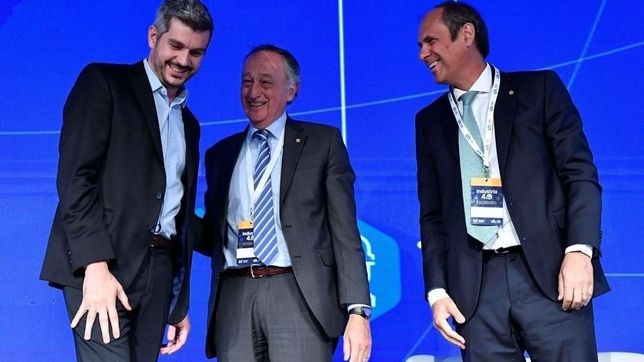 el gobierno ofrece un panuelo a industriales: los convoca a la rosada