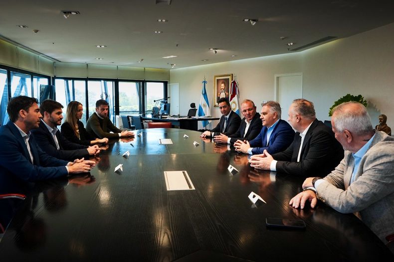 Reunión en la casa de Gobierno de Córdoba con autoridades de Mercado Libre