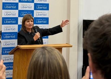 Patricia Bullrich, presente en el aniversario de la Fundación Libertad en Rosario.