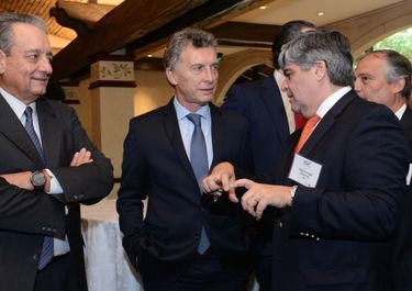 Fuera de agenda y antes de Rajoy, Macri recibió a los jefes de YPF en la Rosada