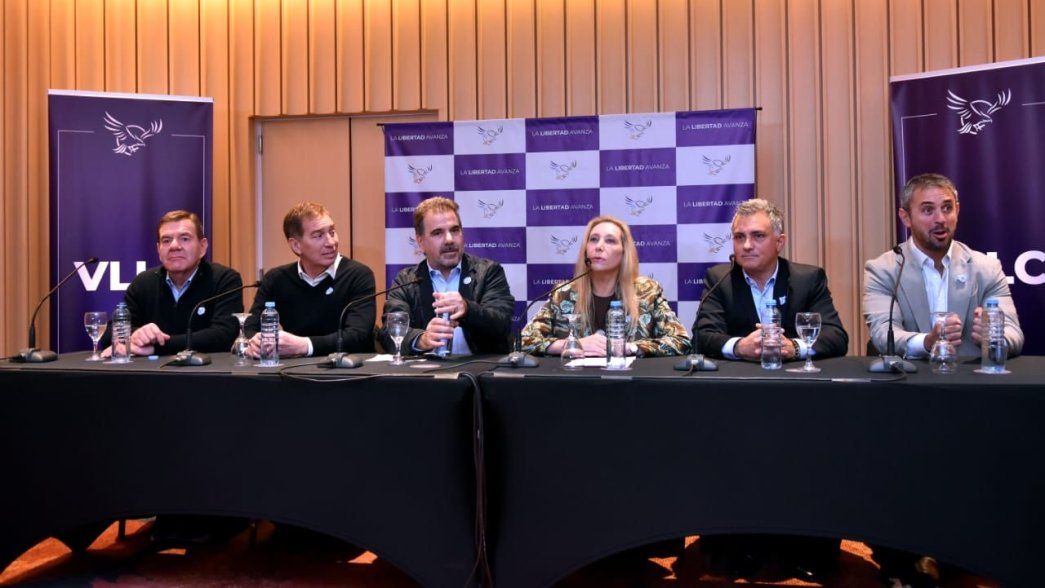 Karina Milei, junto a Pareja y Ritondo anuncia la alianza PRO-LLA en Buenos Aires.