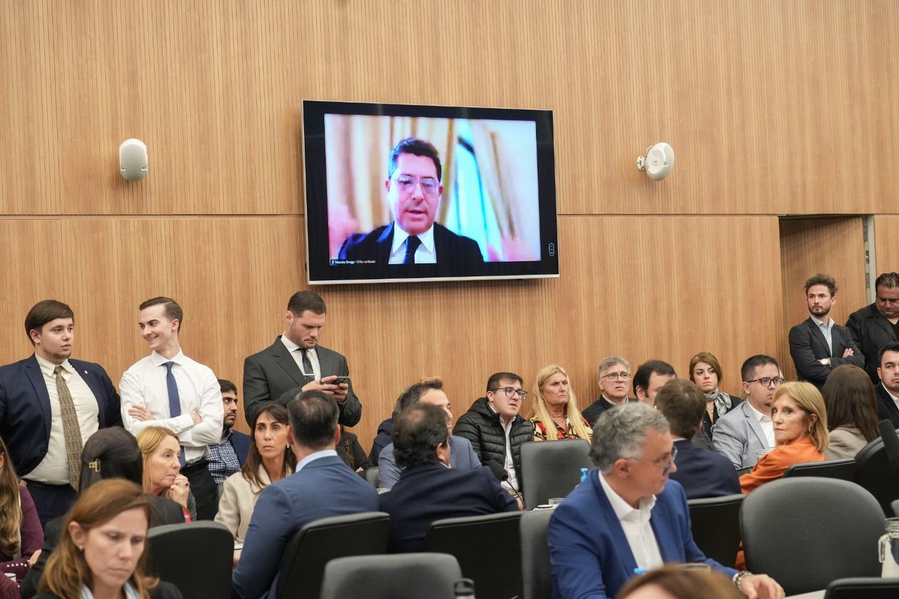 Marcelo Orrego, el gobernador de San Juan, durante el plenario de Glaciares, en el que La Libertad Avanza se impuso.&nbsp;&nbsp;