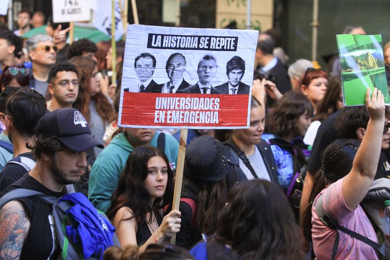 Marcha universitaria contra el ajuste de Javier Milei