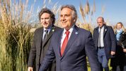 Martín Llaryora anunció una baja de impuestos al campo en Córdoba y le mete presión a Javier Milei