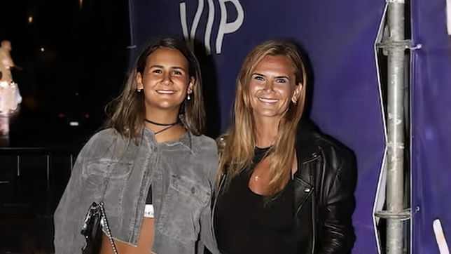 Amalia Granata y su hija Uma en el show del DJ David Guetta