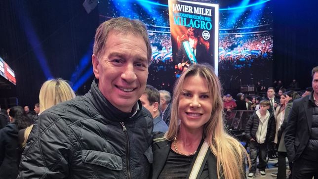 Diego Santilli y Karen Reichard en la presentación del último libro de Javier Milei en el Movistar Arena.