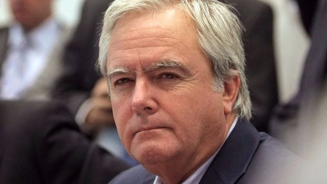 para pinedo el bono a cien anos es simbolico