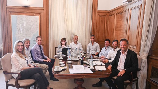 La mesa política del Gobierno.