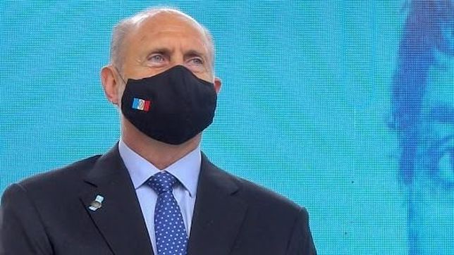 perotti, sin reposeras y con jeringa