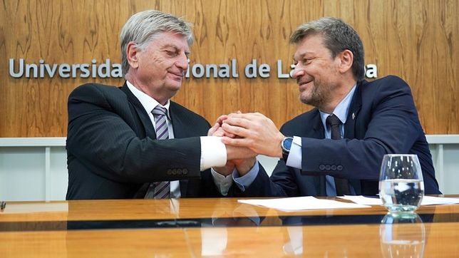 El gobernador de La Pampa Sergio Ziliotto junto al rector de la UNLPam Oscar Alpa: tienen una relación aceitada y prolongada, pero el rector no responde a ninguna línea interna.