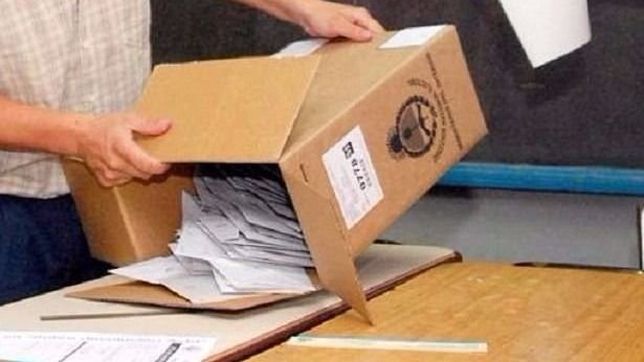 en pilar, denuncian que no dejan participar a fiscales del escaneo de datos