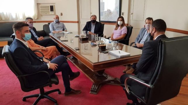 apuran a perotti para que reglamente la ley de paridad