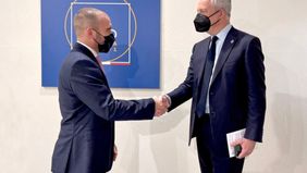 Guzmán inició una nueva ronda de gestiones por apoyo para la deuda