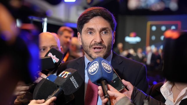 Maximiliano Pullaro habló sobre el escándalo de las coimas que golpean a Karina Milei.