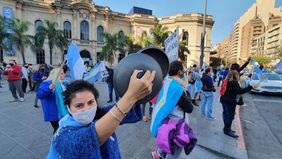 Cebado por el #banderazo, Negri advirtió sobre riesgos de cierre del Congreso