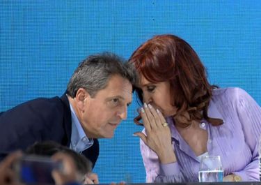 En tándem con Massa y con el Presidente de gira, CFK mete un bonazo en el Congreso