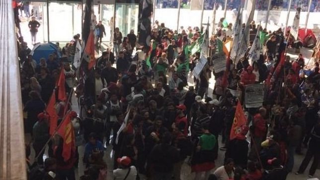 un grupo de cooperativistas tomo la jefatura de gobierno