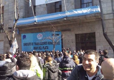 Arroyo demora el pago de sueldos y los municipales sostienen el paro
