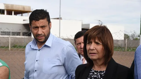 Gabriel Chumpitaz junto a Patricia Bullrich, se arrima al fogón de La Libertad Avanza