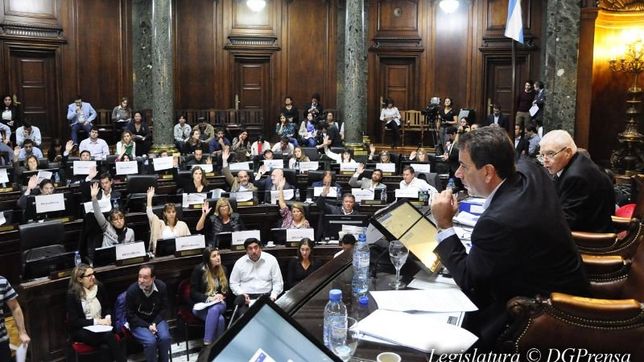 el pro acepto pedidos de informes por el incendio del taller textil en flores