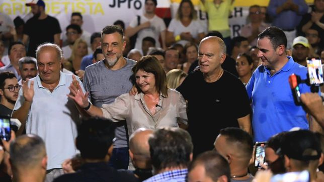 Bullrich y Grindetti durante el lanzamiento del intendente de Lanús.