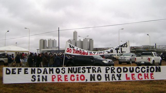 crisis lechera: tamberos movilizaran a la serenisima y apuntan al gobierno