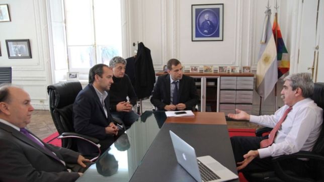 en la guerra por los intendentes, anibal sumo en la quinta seccion