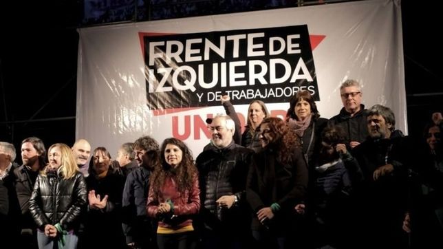 la izquierda, dividida por el camino a tomar ante la llegada de massa