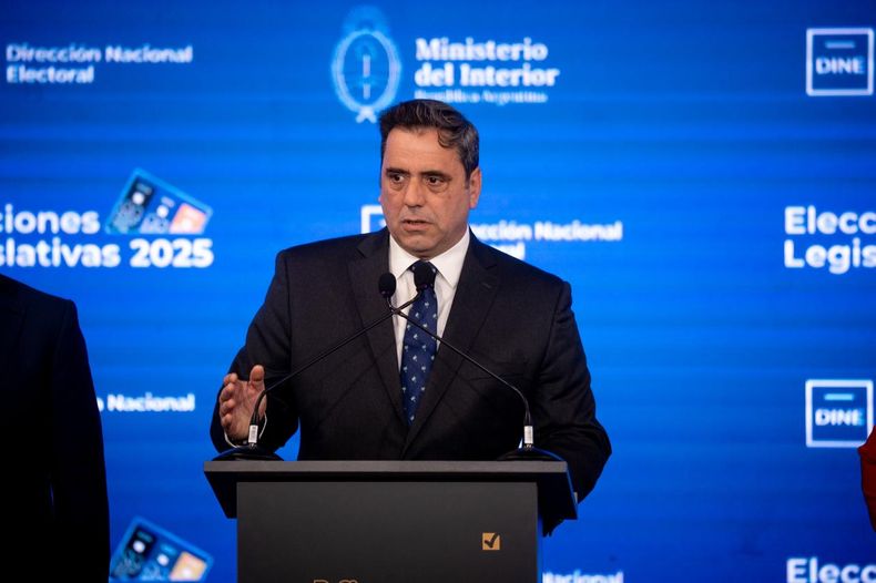 Lisandro Catalán, ministro del Interior.