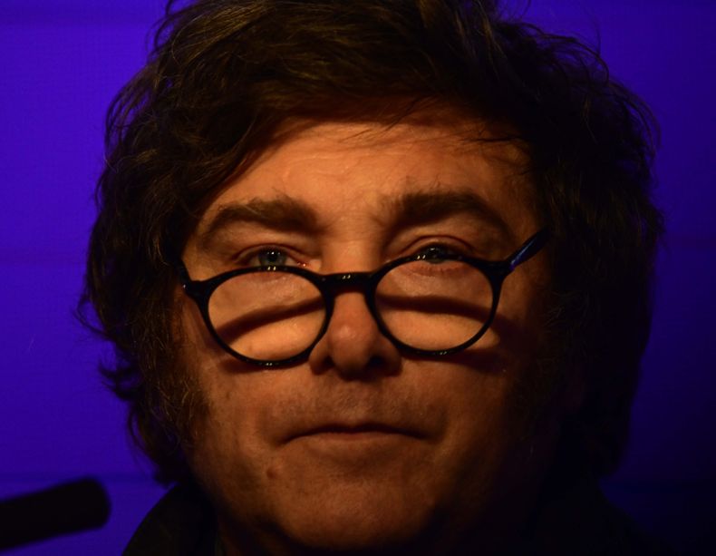 La democracia argentina: sin instituciones, los caudillos se comen al rey