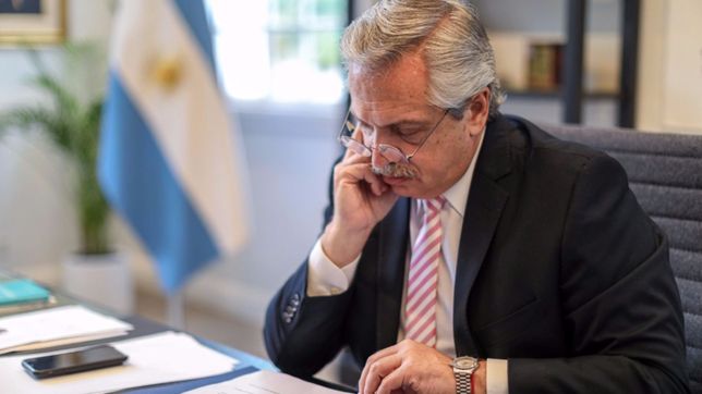 alerta olivos: la imagen de fernandez cayo 15 puntos en la cuarentena