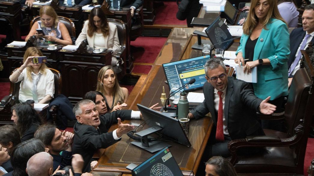 El caótico inicio de la sesión de reforma laboral.&nbsp;