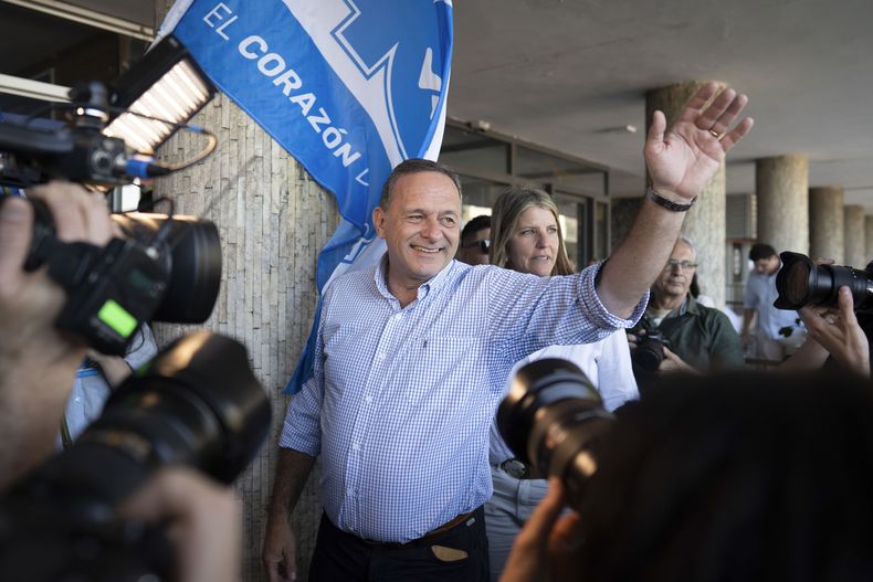 Álvaro Delgado, candidato del oficialista Partido Nacional.