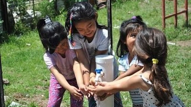 el kirchnerismo inauguro una red de agua potable en el bastion de macri