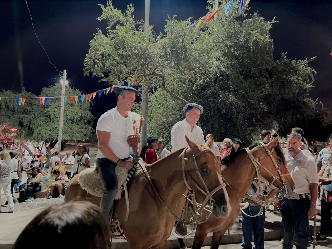 Martín Menem y Gabriel Bornoroni, cabalgata y paseo con la dirigencia que ya tiene los pies adentro del plato de LLA.