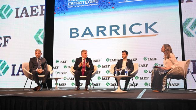 Rogelio Frigerio, Martín Llaryora e Ignacio Torres, en la conferencias del IAEF