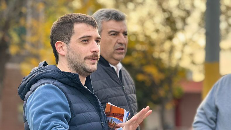 Mart&iacute;n Juez, concejal de la ciudad de C&oacute;rdoba por el Frente C&iacute;vico, junto al legislador Walter Nostrala.
