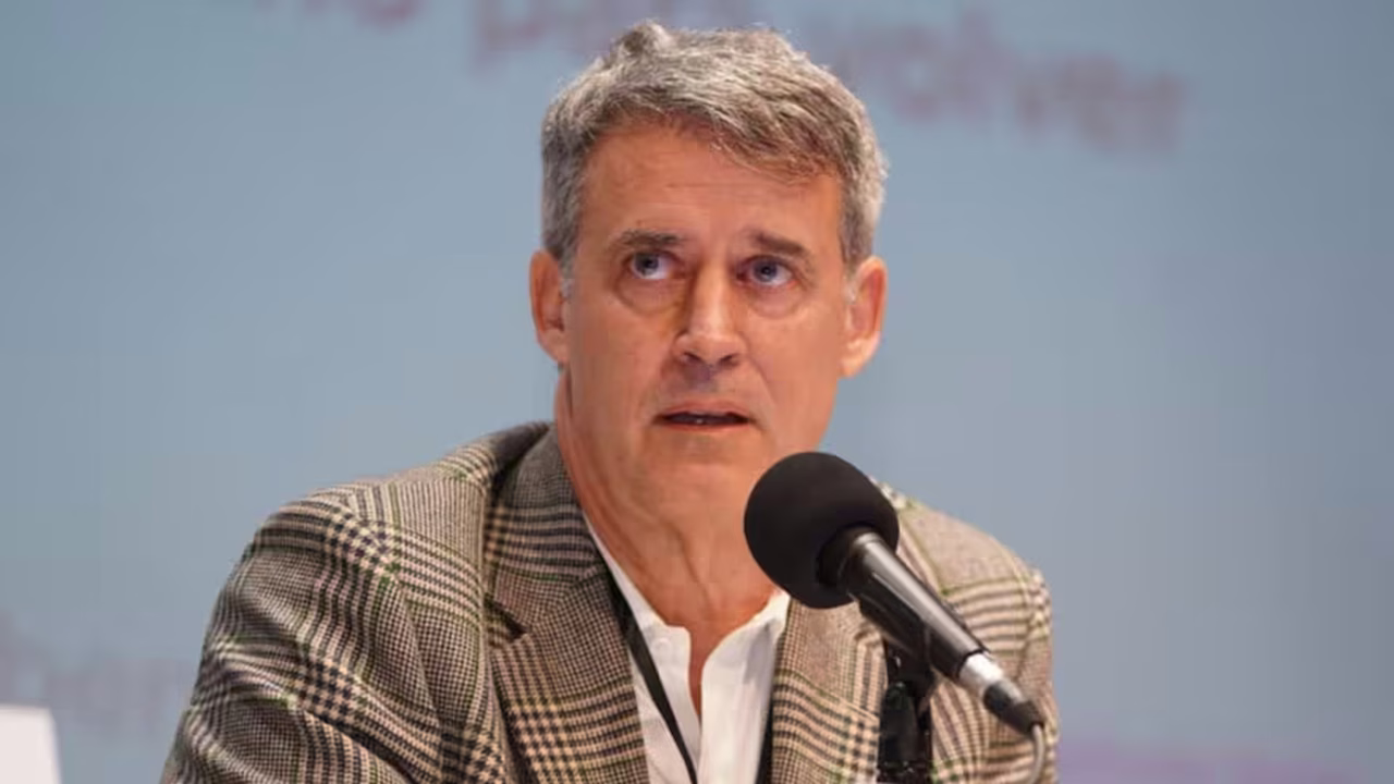 La venta de Mercedes Benz: Alfonso Prat Gay y un ex-Toyota ponen la cara para una operación que deja dudas