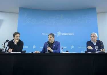 Aranceles a extranjeros: los ministros de Axel Kicillof ponen en ridículo el proyecto de Romo