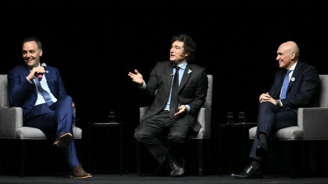Manuel Adorni, javier MIlei y José Luis Espert.&nbsp;