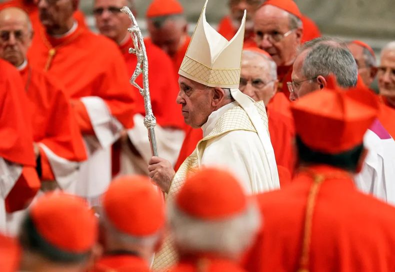 El papa Francisco perfila a su sucesor