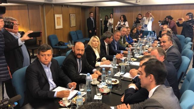 los gobernadores dan respaldo politico al presupuesto pero discutiran detalles