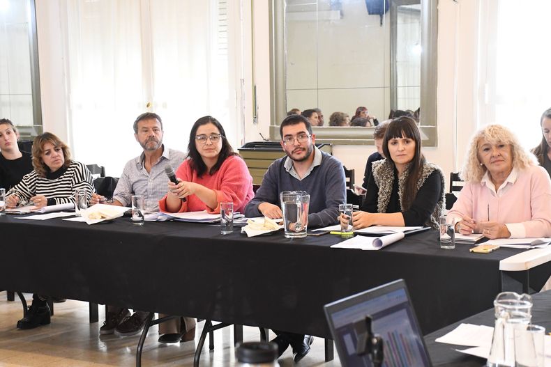 La oposición en la capital de La Pampa: Nancy Castañiera (Comunidad Organizada), Fernanda Oddi, Marcelo Guerrero (PRO), Diego Camargo, Romina Paci, Luján Mazzuco (UCR).  