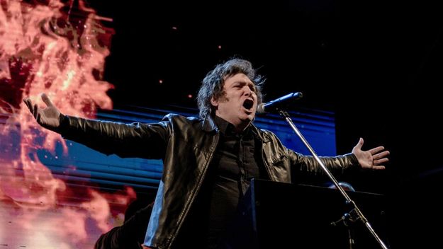 Javier Milei cantó durante un acto en el Luna Park.