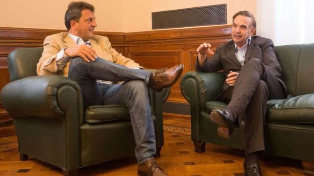 hiperactivo, massa camina el verano para contener su tropa y reposicionarse